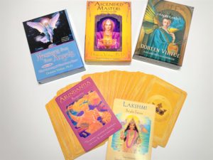 スピリチュアルカウンセラー・チャネラーのTomokatsuのカードリーディングセッション